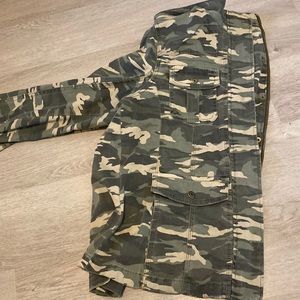 Kensie- Camo Jean jacket. Worn only a few times- size large.